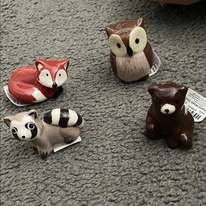 Cracker Barrel Animal Figurines Set - Red, Brown, Cream, Salt and Pepper Shakers